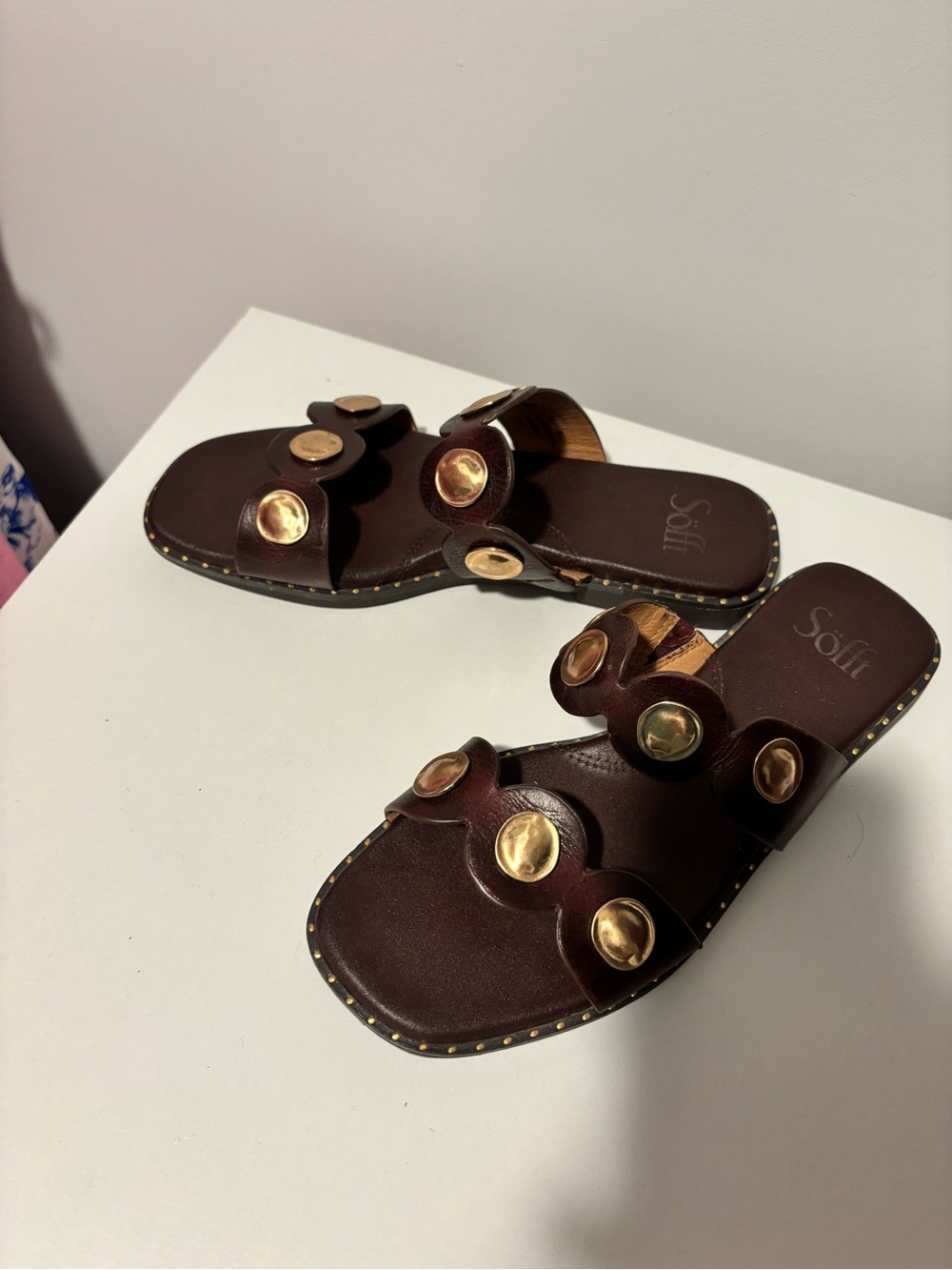 💕NEW Sofft Leather Studded Sandal💕 - Picture 4 of 7
